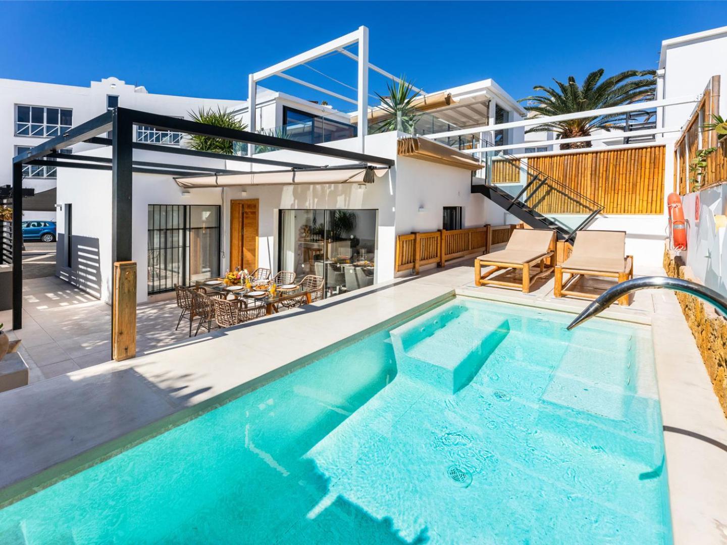 Luxury Sunrise Private Pool By Holidays Вилла Коральео